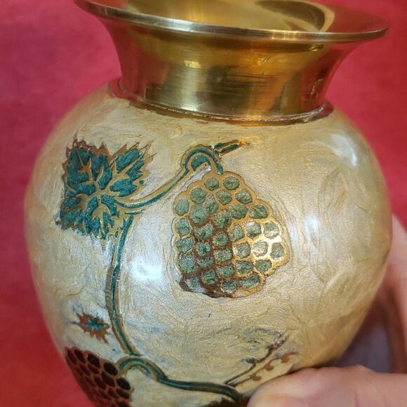 Pretty Vintage Brass Vase with Pearlescent Outer Design - Picture 5 of 12